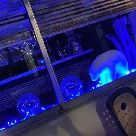 De La - Ξενοδοχείο 2*