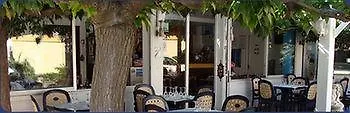 Hotel De La 2*