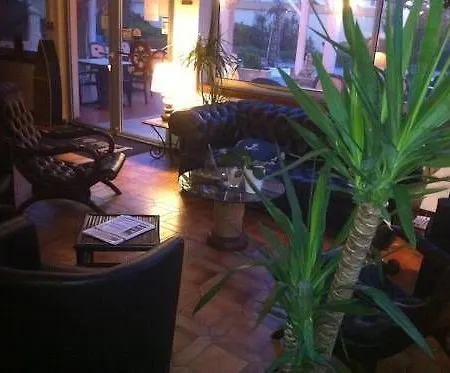 Ξενοδοχείο De La - 2*