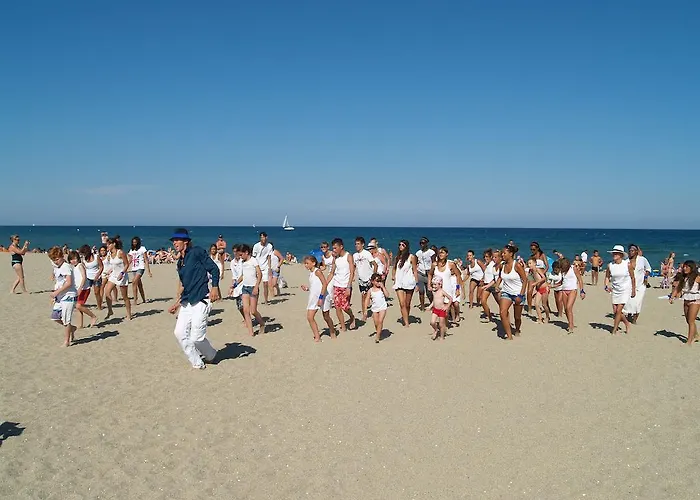 Hotel De La Mer - Barcares, A 100 M De La Plage Отель 2*